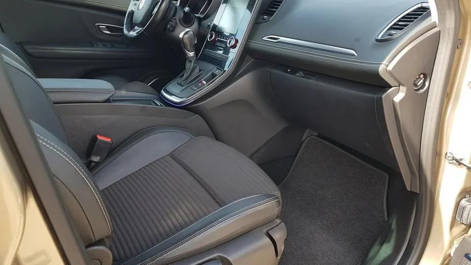 RENAULT Scenic -
