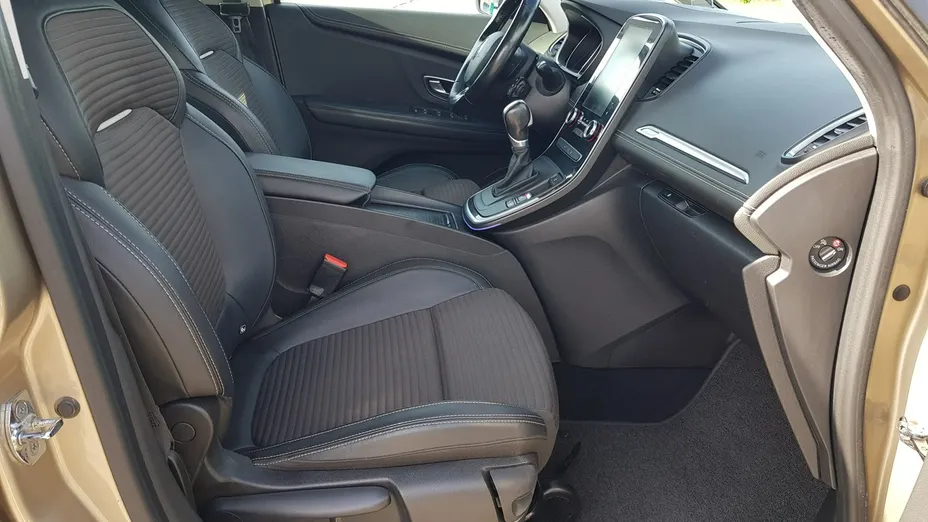 RENAULT Scenic -