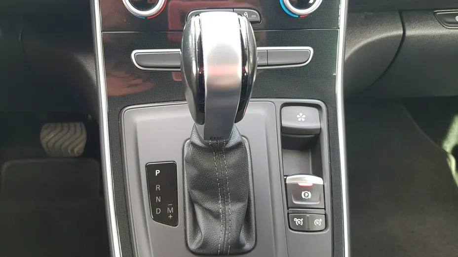 RENAULT Scenic -