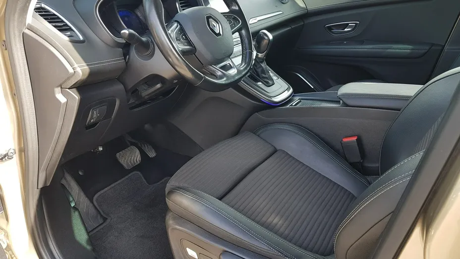 RENAULT Scenic -