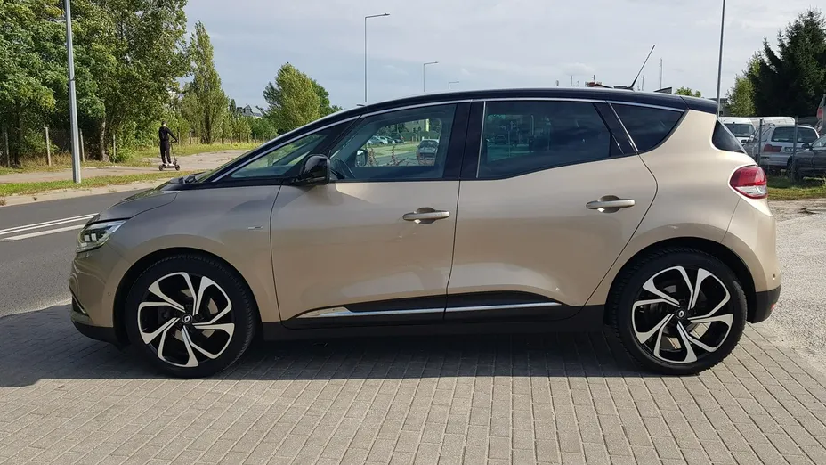 RENAULT Scenic -