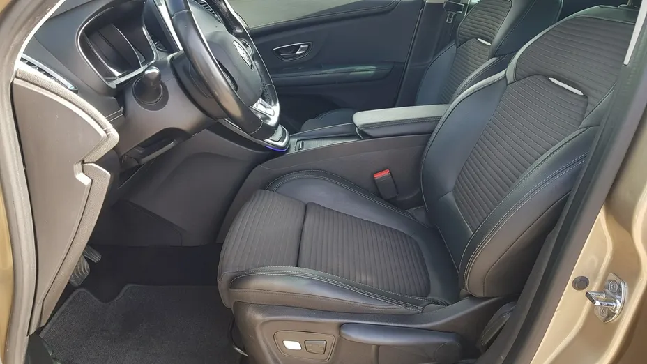 RENAULT Scenic -
