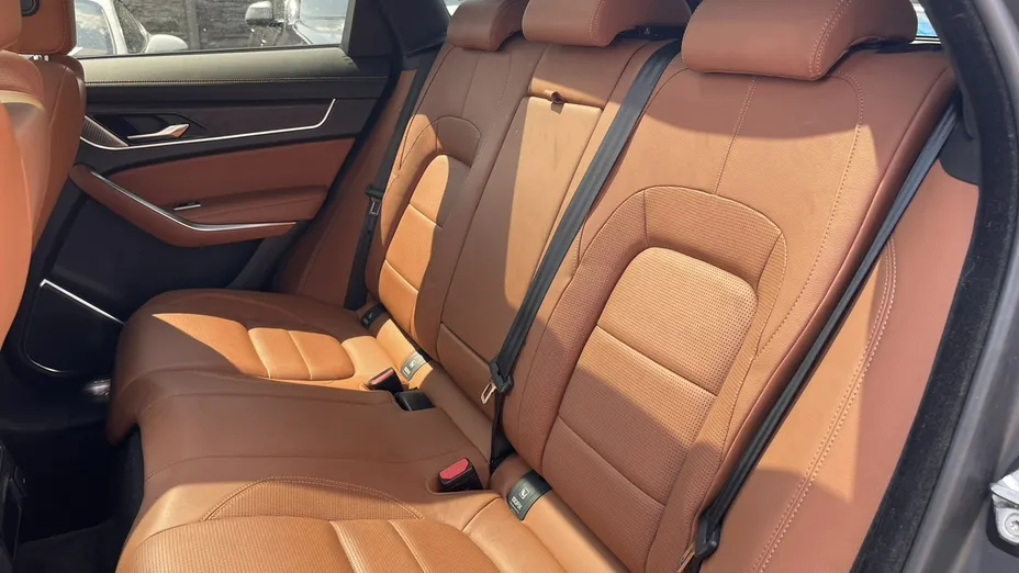 JAGUAR F-Pace -