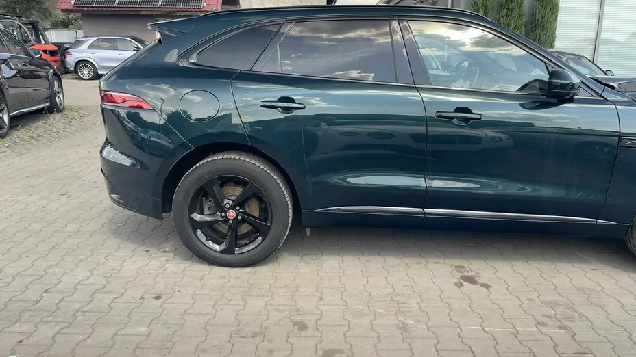 JAGUAR F-Pace -