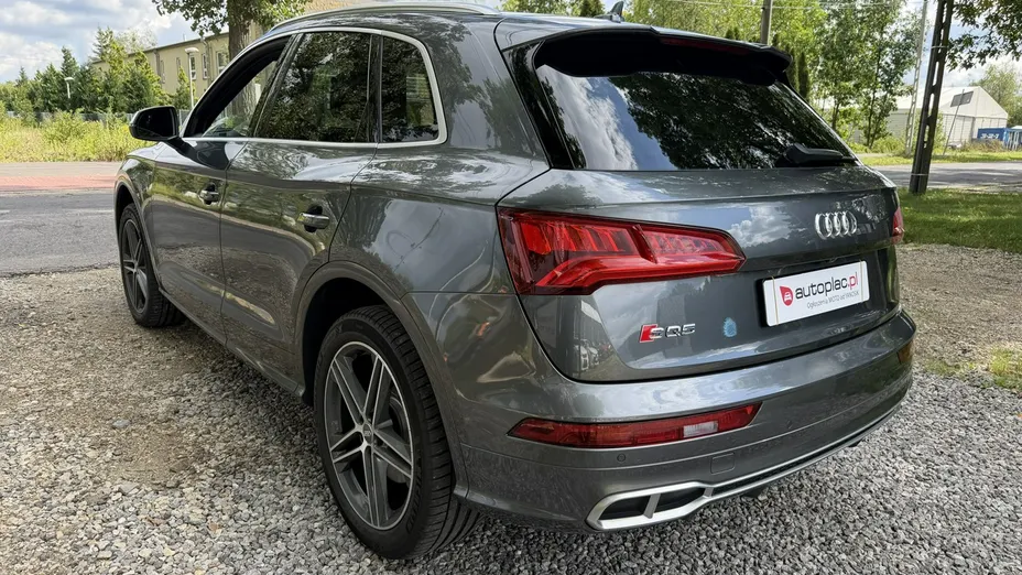 AUDI SQ5 -