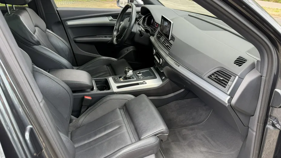 AUDI SQ5 -