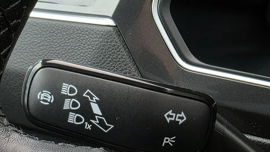 VOLKSWAGEN Tiguan -