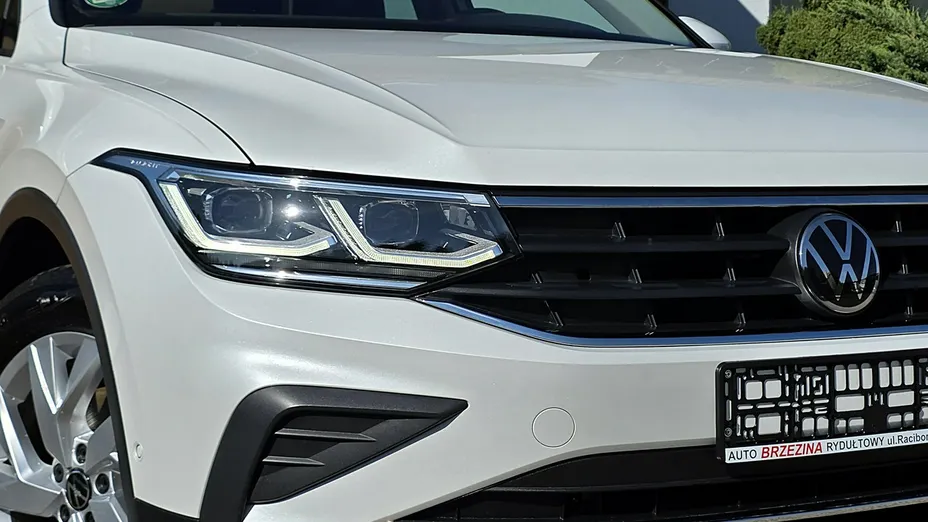 VOLKSWAGEN Tiguan -