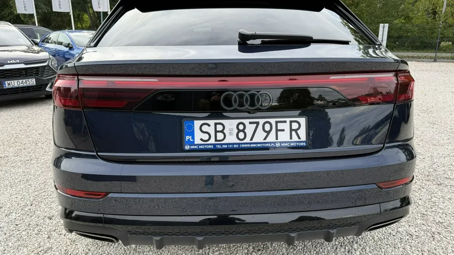 AUDI Q8 -