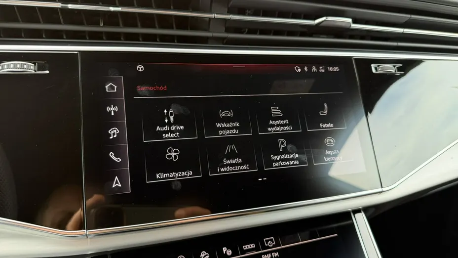 AUDI Q8 -