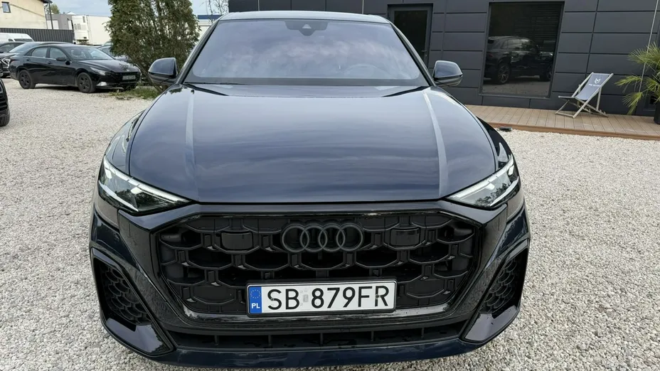 AUDI Q8 -