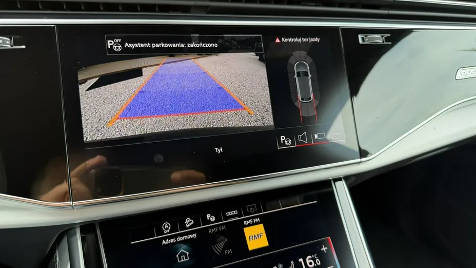 AUDI Q8 -