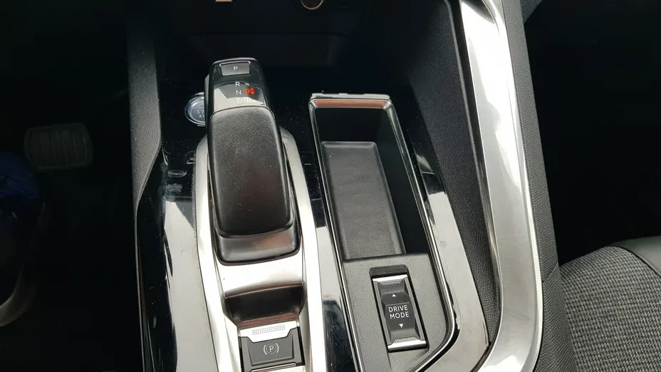 PEUGEOT 3008 -