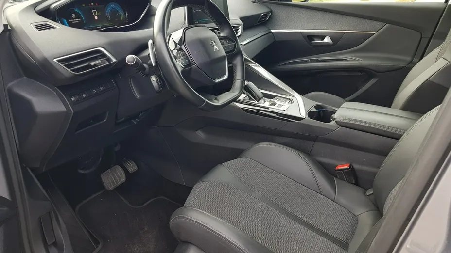 PEUGEOT 3008 -