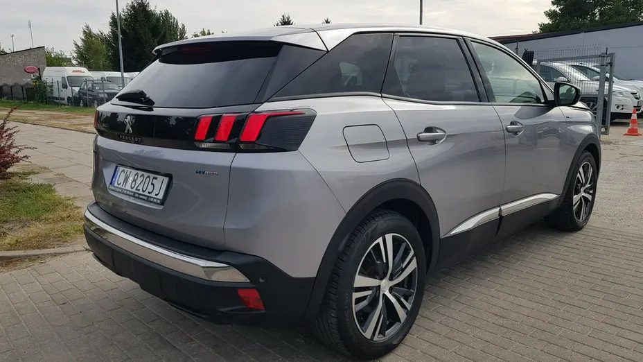 PEUGEOT 3008 -