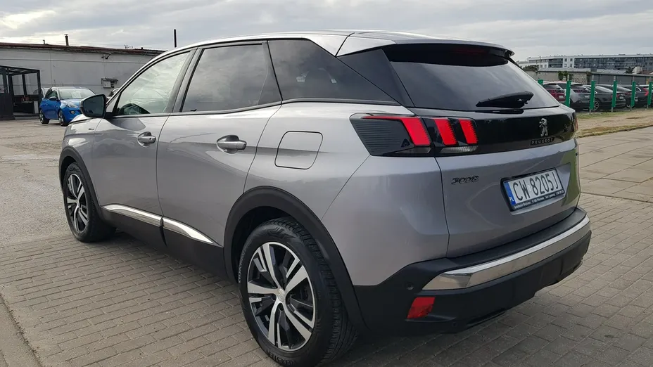 PEUGEOT 3008 -