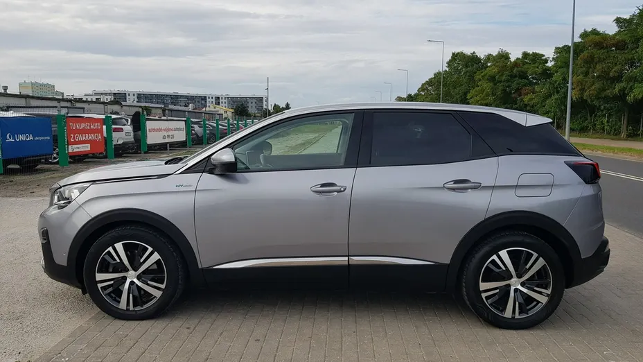 PEUGEOT 3008 -