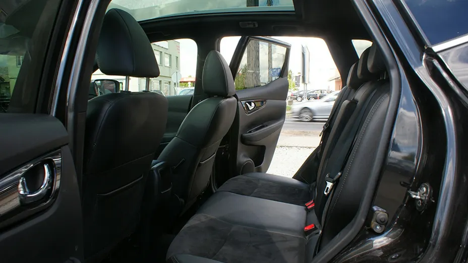 NISSAN Qashqai -