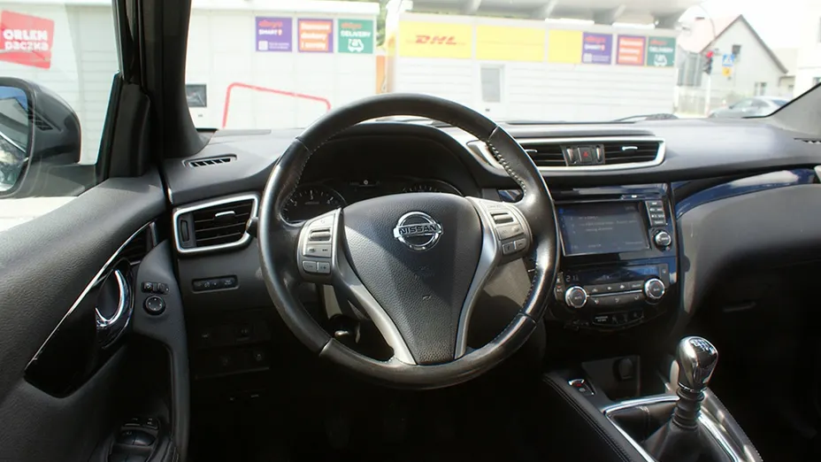 NISSAN Qashqai -