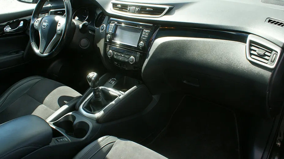 NISSAN Qashqai -