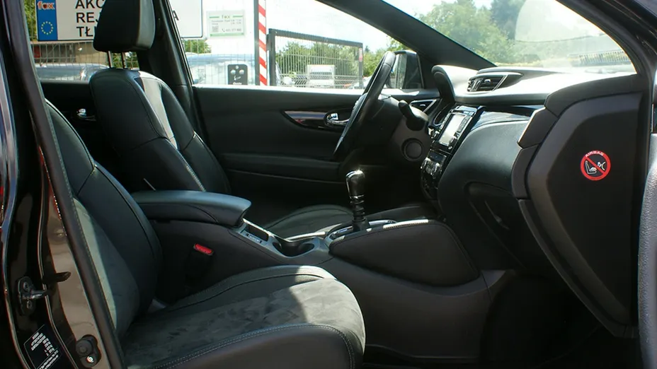 NISSAN Qashqai -
