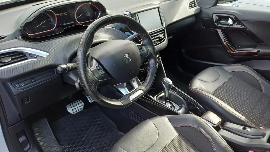 PEUGEOT 2008 -
