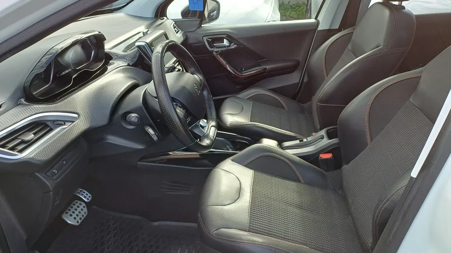PEUGEOT 2008 -