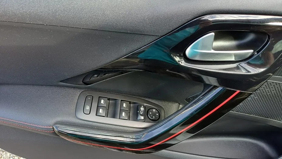 PEUGEOT 2008 -