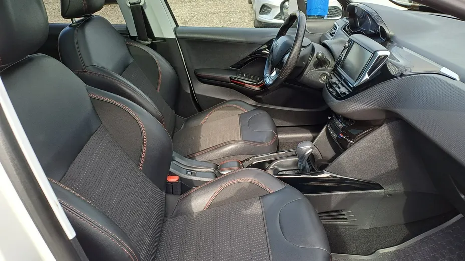 PEUGEOT 2008 -