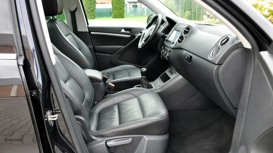 VOLKSWAGEN Tiguan -