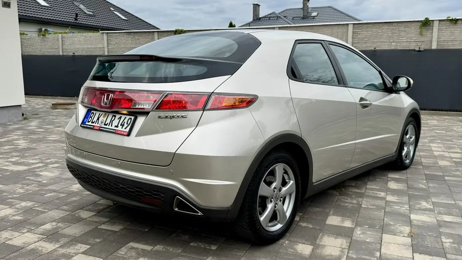 HONDA Civic -