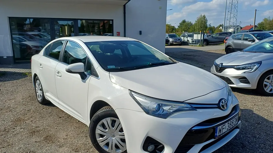 TOYOTA Avensis -