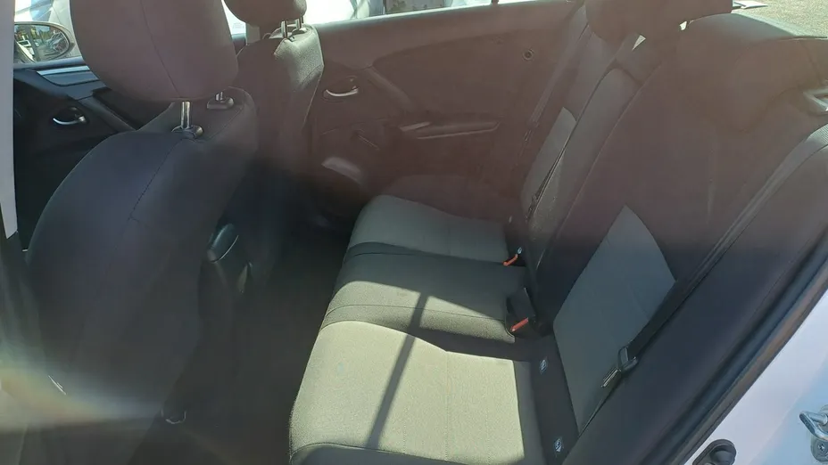TOYOTA Avensis -