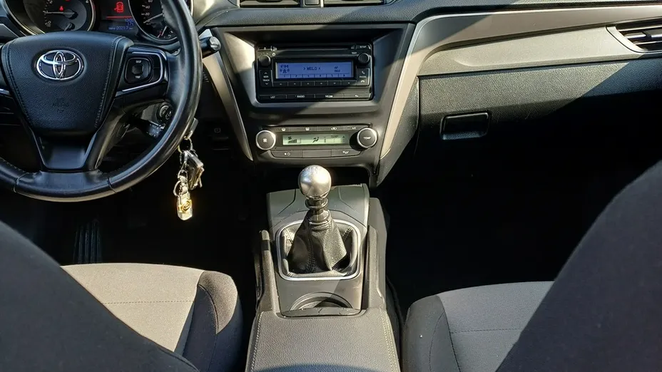TOYOTA Avensis -