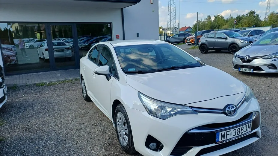 TOYOTA Avensis -