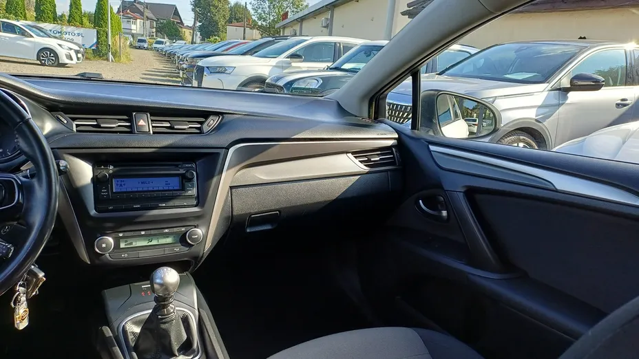 TOYOTA Avensis -