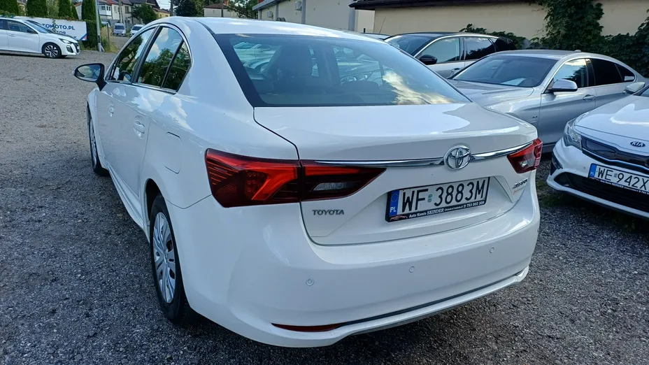 TOYOTA Avensis -