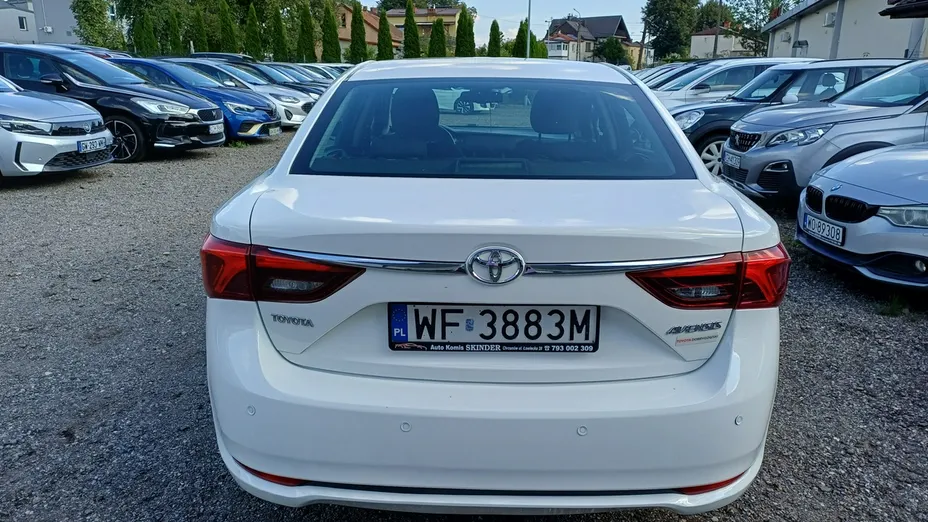 TOYOTA Avensis -