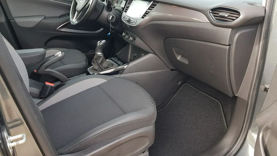 OPEL Crossland X -