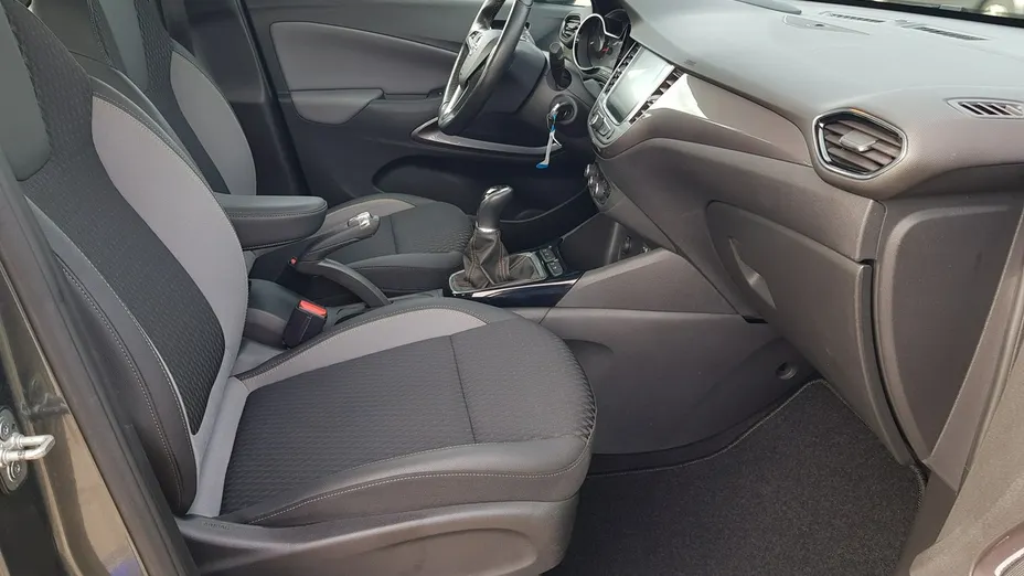 OPEL Crossland X -