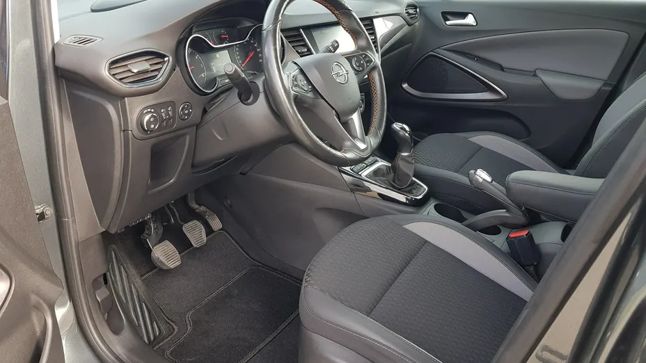 OPEL Crossland X -