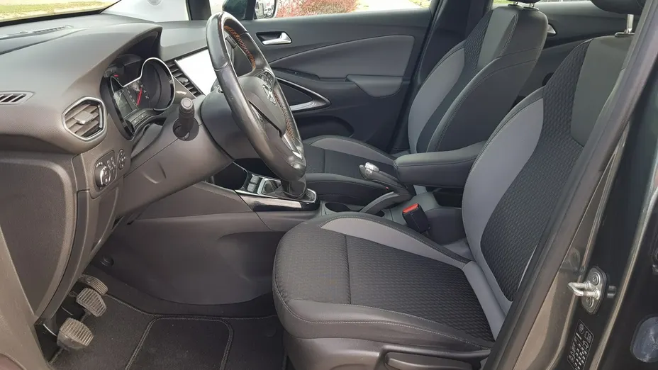 OPEL Crossland X -