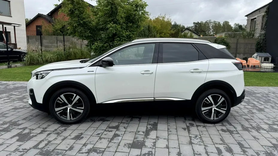 PEUGEOT 3008 -