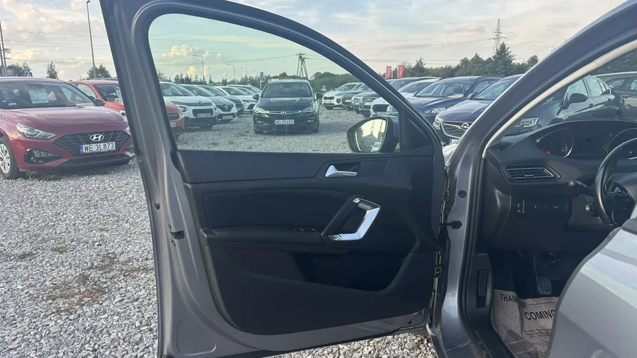 PEUGEOT 308 -