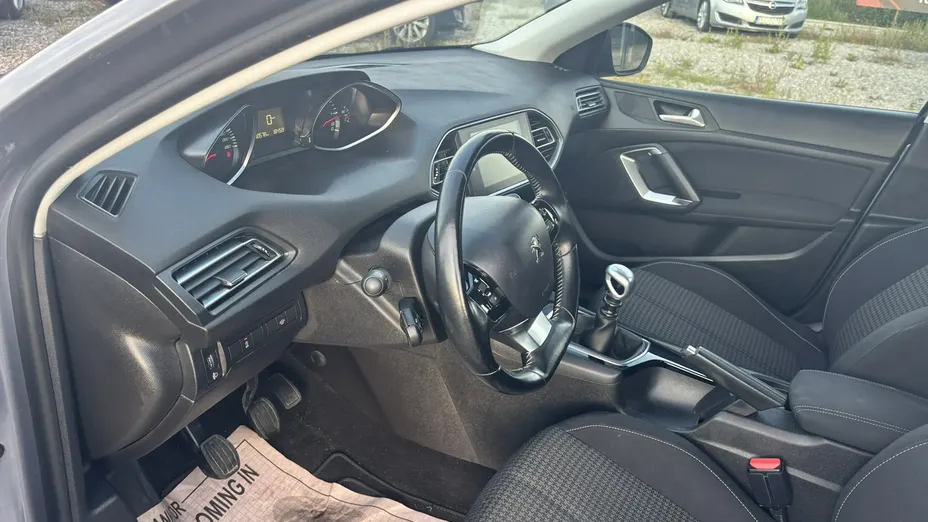 PEUGEOT 308 -