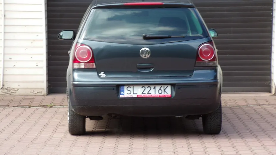 VOLKSWAGEN Polo -