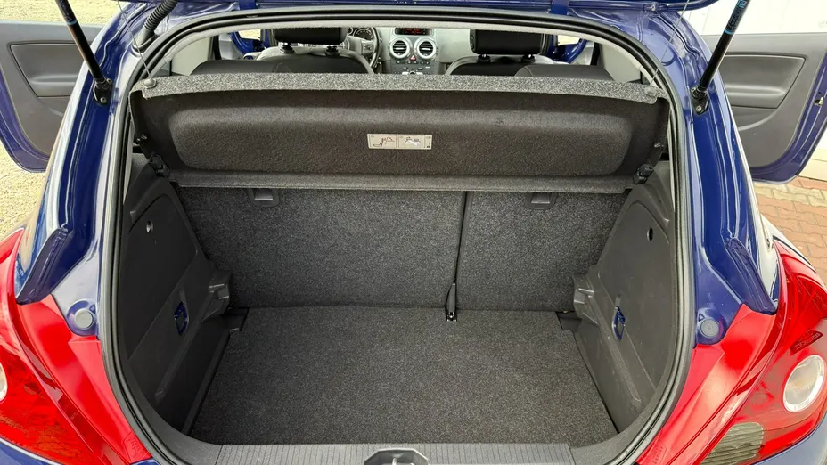 OPEL Corsa -