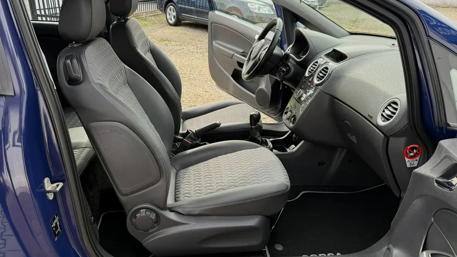 OPEL Corsa -