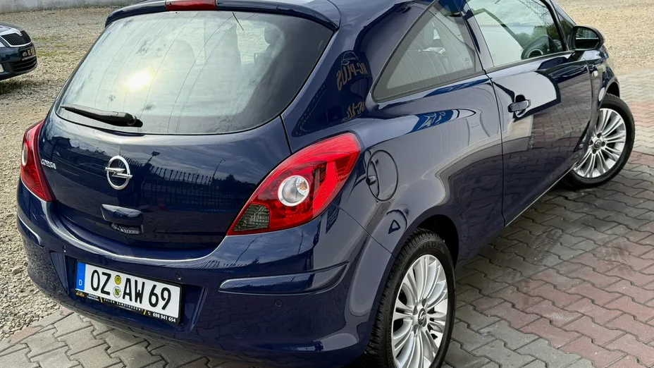 OPEL Corsa -