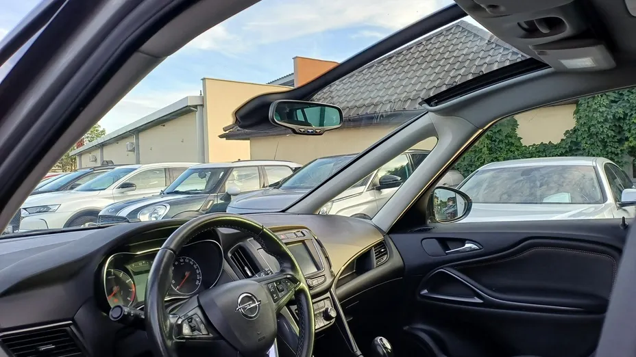 OPEL Zafira -